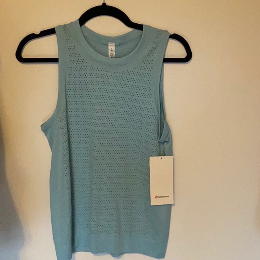 ✨New With Tags✨ Lululemon Breeze By Muscle Tank